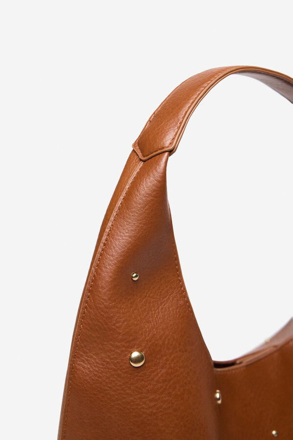 Cortefiel Bolsa hobo con tachuelas Arena