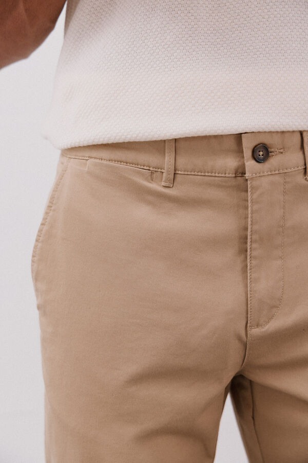 Cortefiel Pantal&oacute;n chino ligero regular fit Beige