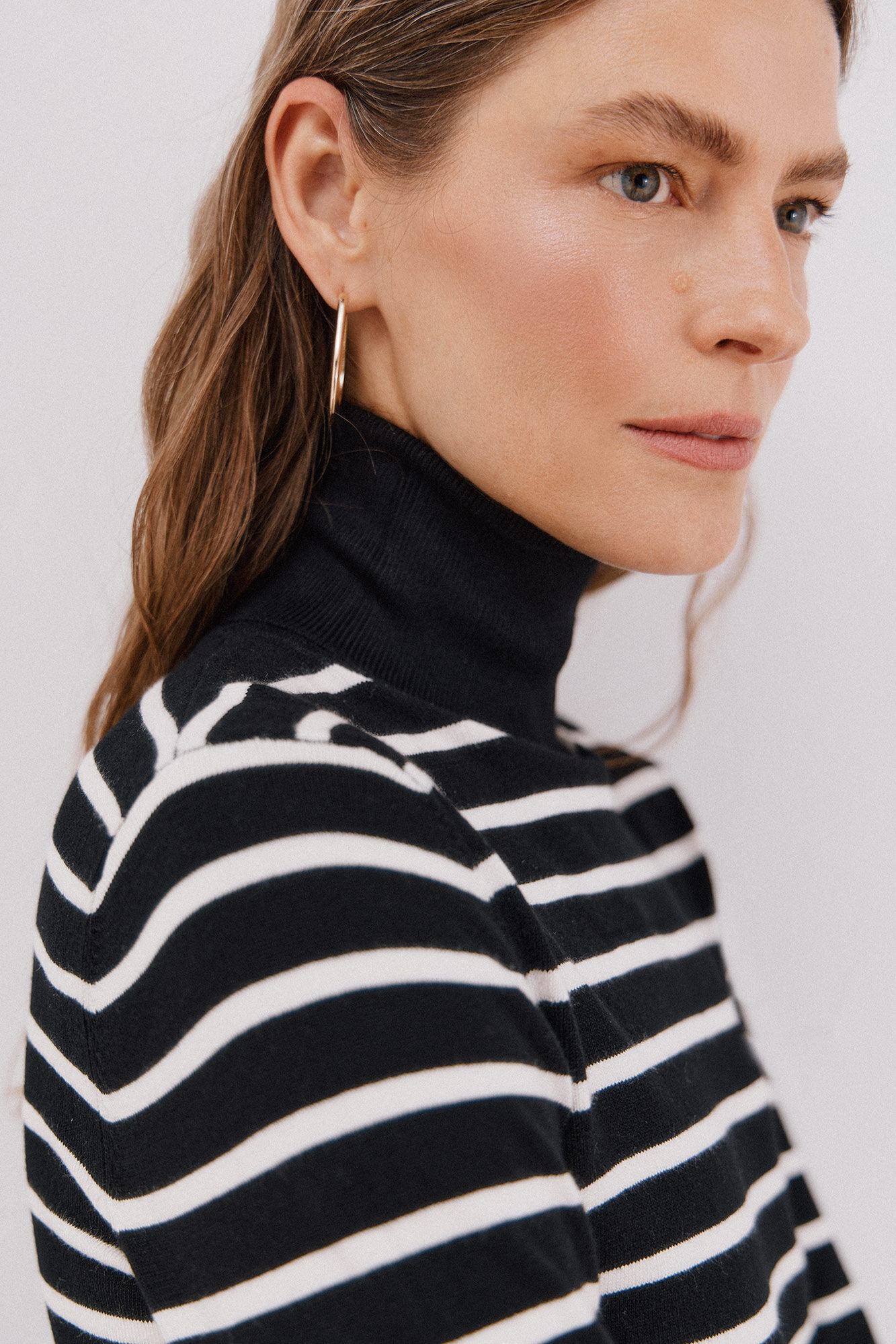 Cortefiel Su&eacute;ter manga corta