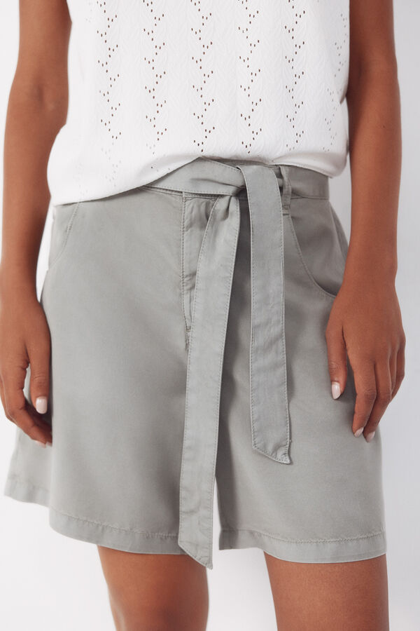 Cortefiel Bermudas fluidas de tencel Kaki