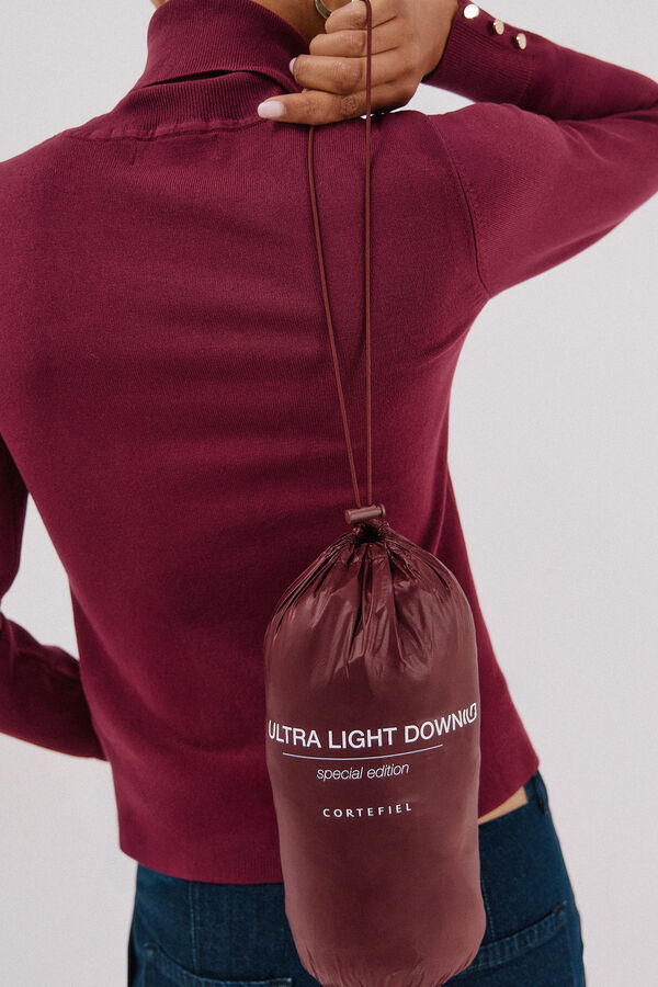 Cortefiel Chamarra reversible plumas Vino
