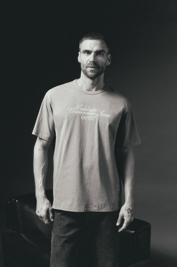 OOTO Camiseta gr&aacute;fica lavada Kaki