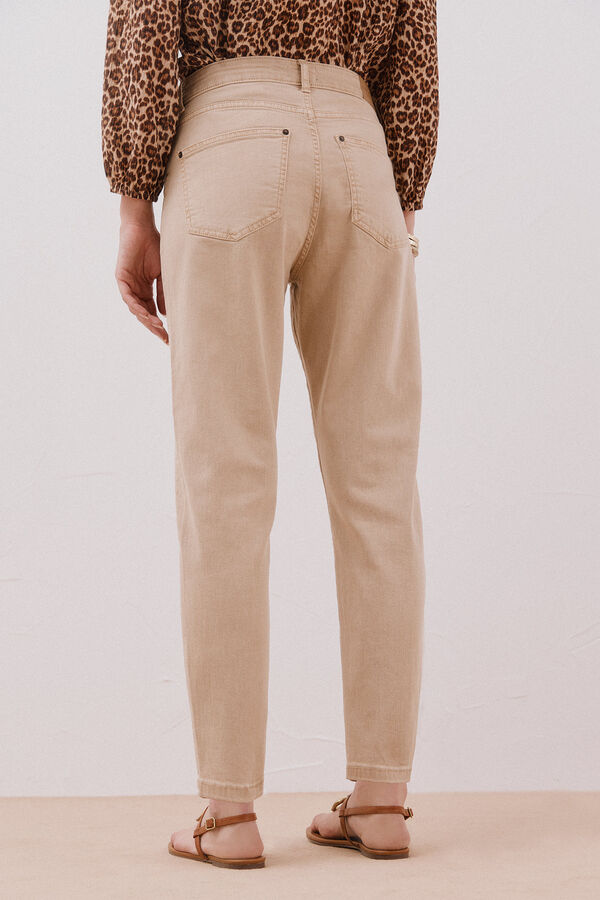 Cortefiel Jeans mom Marr&oacute;n