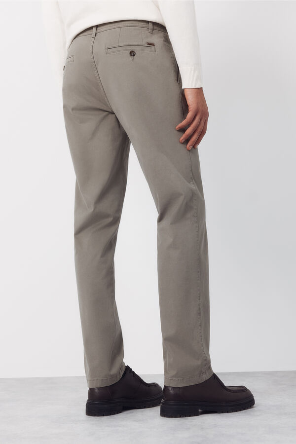 Cortefiel Pantal&oacute;n chino regular fit Kaki