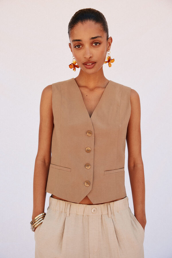 Cortefiel Chaleco de escote en pico Beige