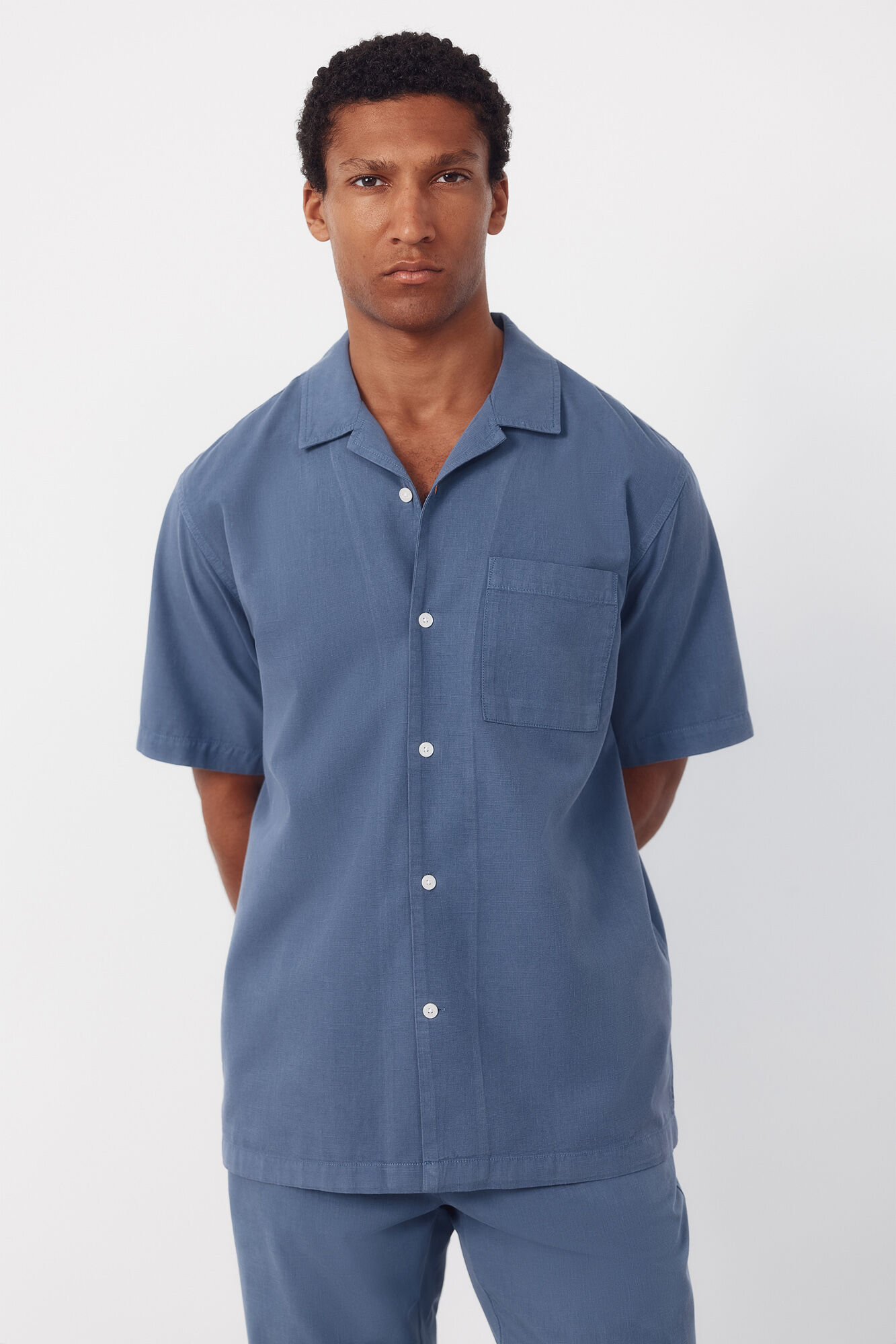 Cortefiel Camisa lisa manga corta cuello bowling