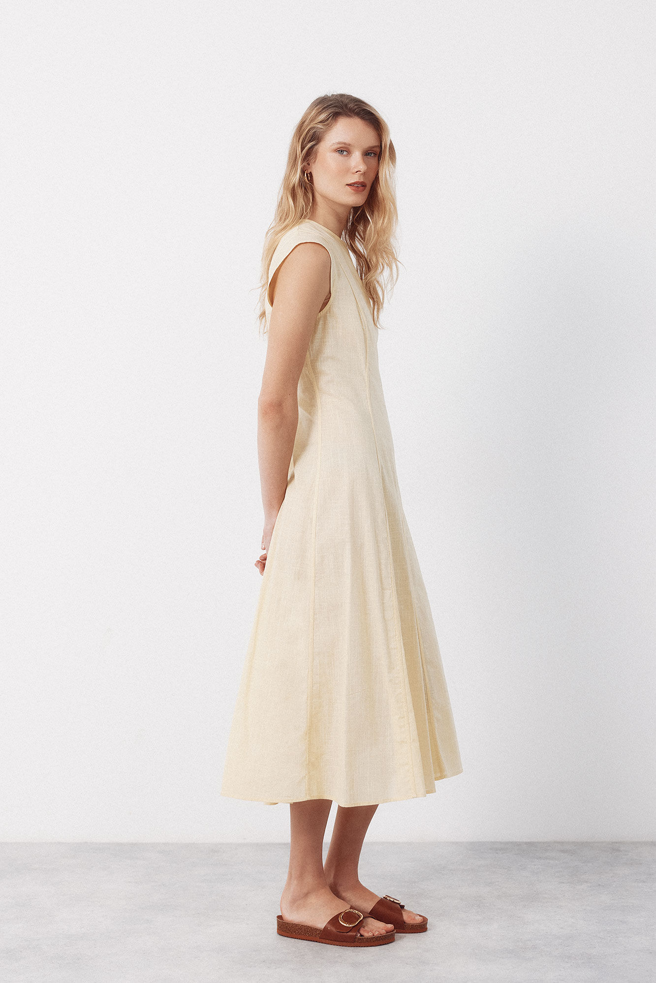 Cortefiel Vestido con contrastes