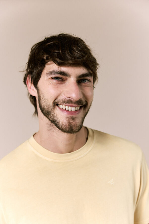 OOTO Camiseta b&aacute;sica lavada Dorado