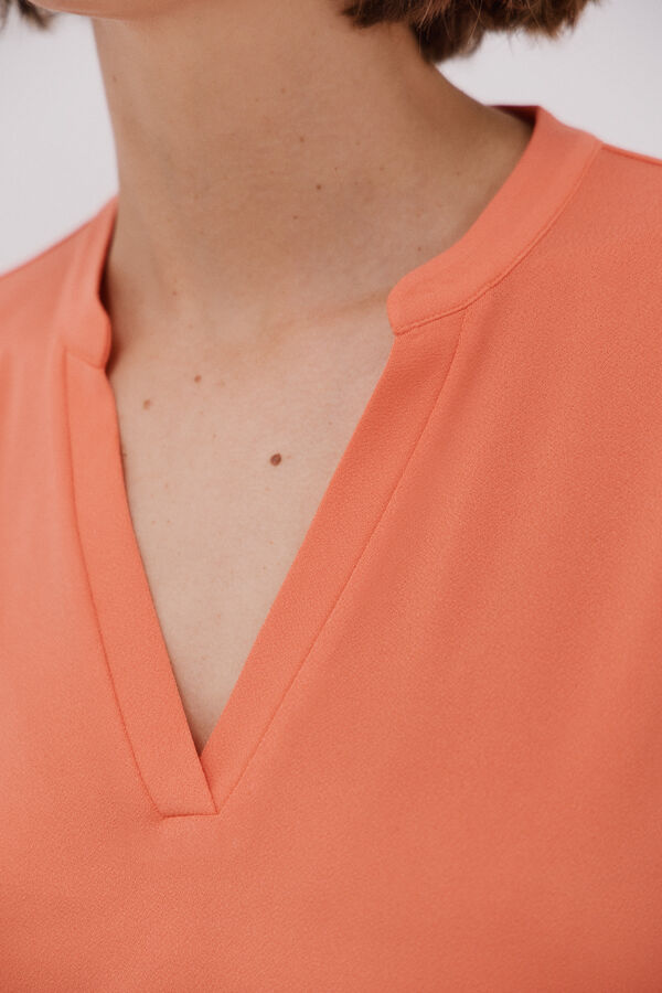 Cortefiel Playera b&aacute;sica cuello mao Coral