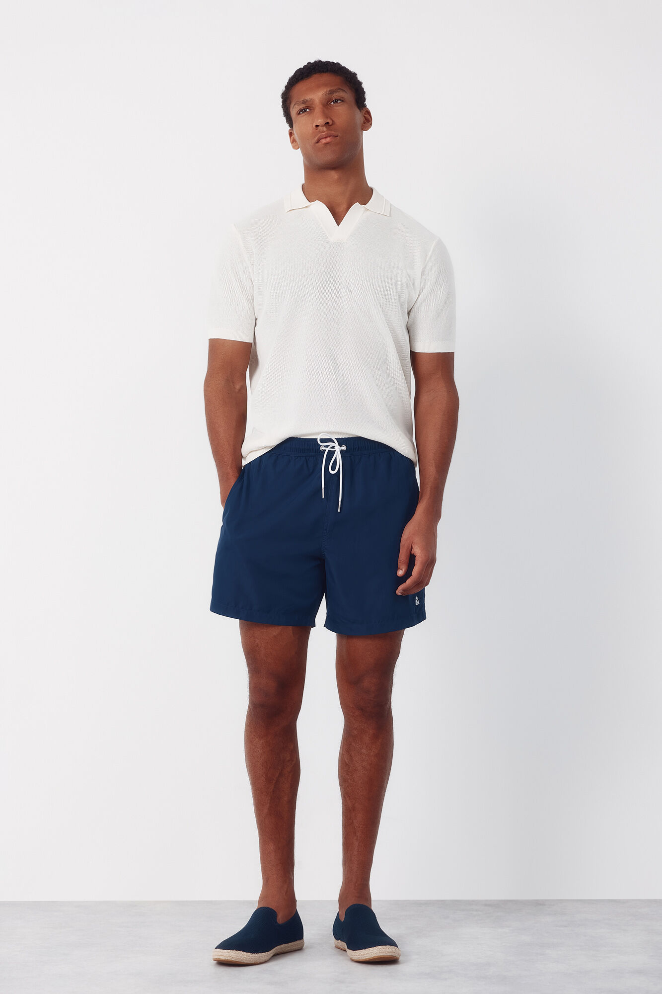 Cortefiel Ba&ntilde;ador liso b&aacute;sico