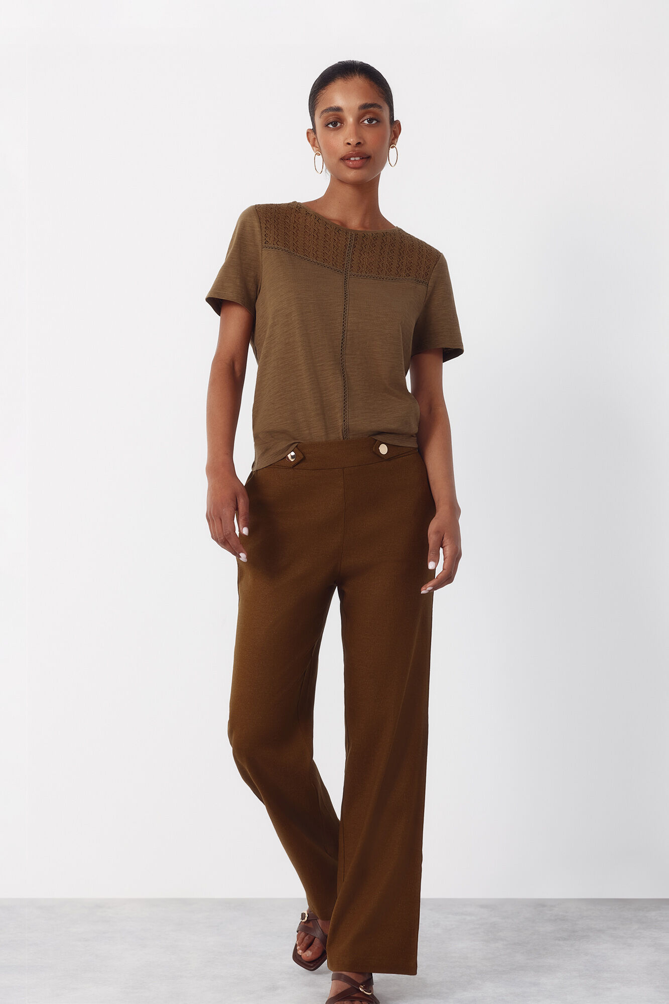Cortefiel Pantal&oacute;n de lino con botones dorados