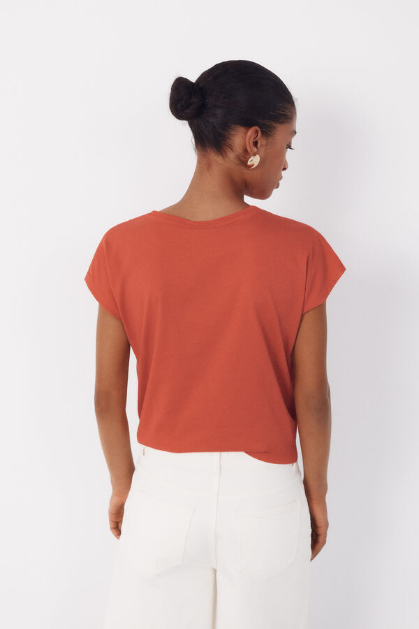 Cortefiel Playera b&aacute;sica con botones dorados Coral