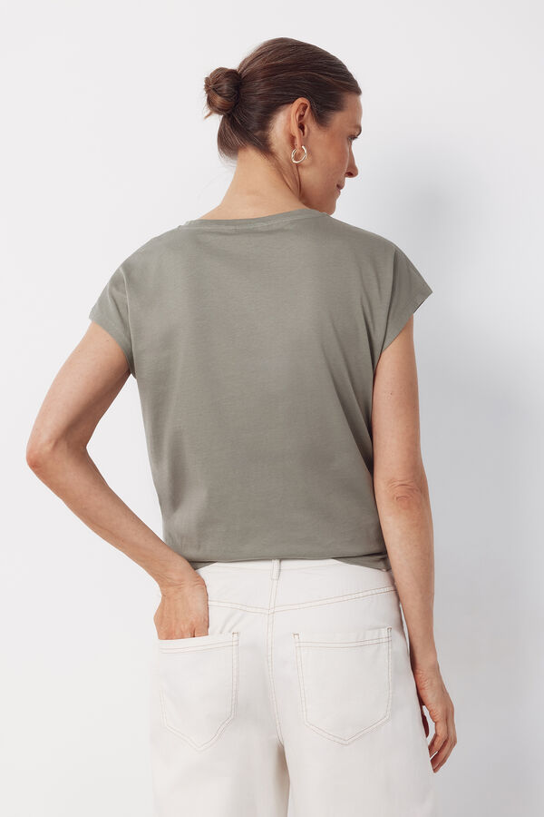Cortefiel Playera b&aacute;sica con botones dorados Kaki