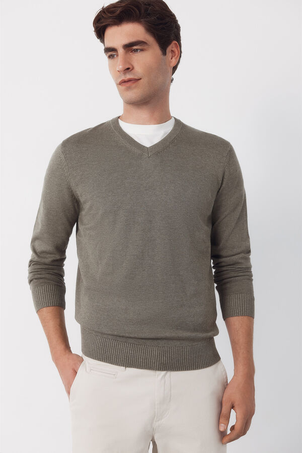 Cortefiel Jersey punto algod&oacute;n cuello pico b&aacute;sico Kaki