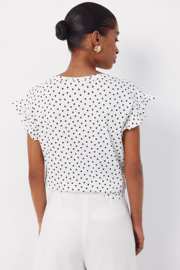 Cortefiel Playera b&aacute;sica con volante Estampado blanco