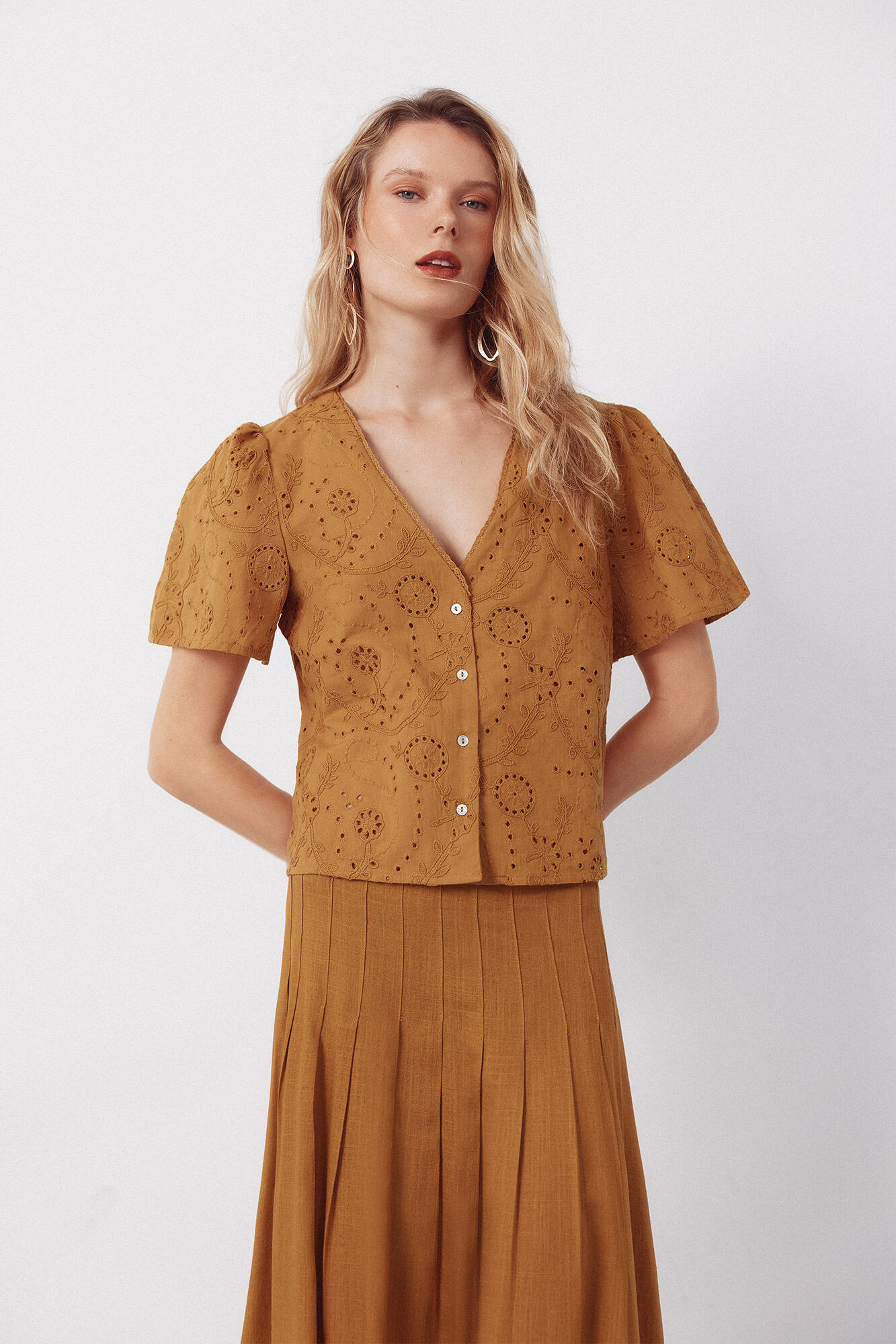 Cortefiel Blusa con bordados