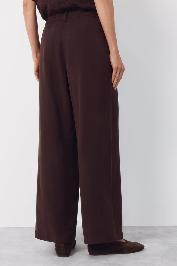Cortefiel Pantal&oacute;n de tencel con cintur&oacute;n Marr&oacute;n oscuro