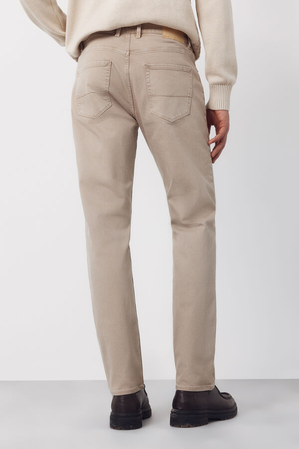 Cortefiel Pantal&oacute;n 5 bolsillos color regular fit Beige