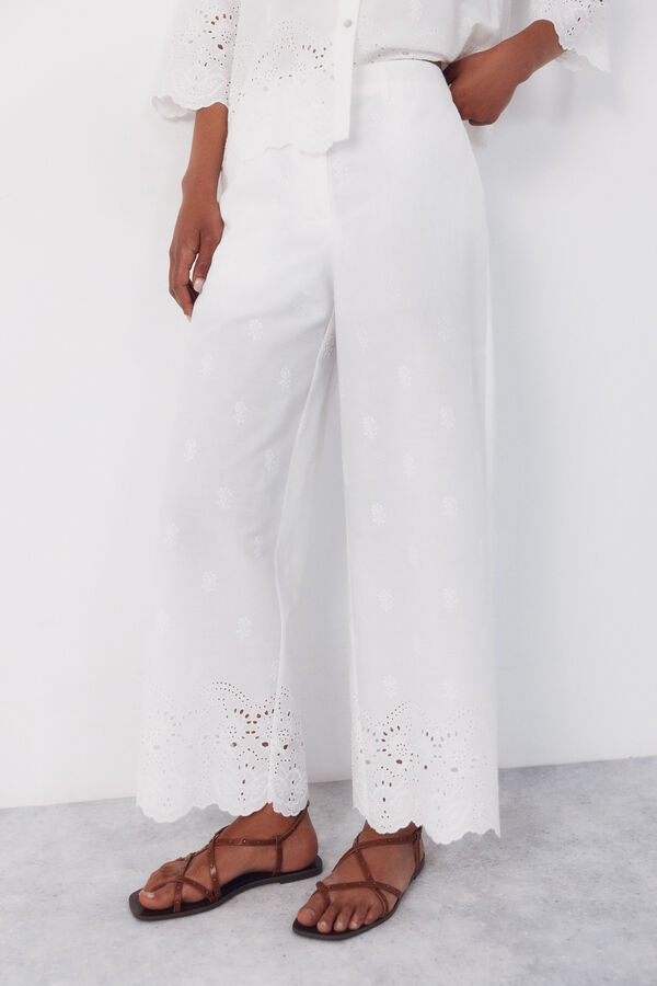 Cortefiel Pantal&oacute;n de mujer bordado Estampado beige