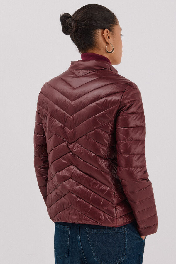 Cortefiel Chamarra reversible plumas Vino