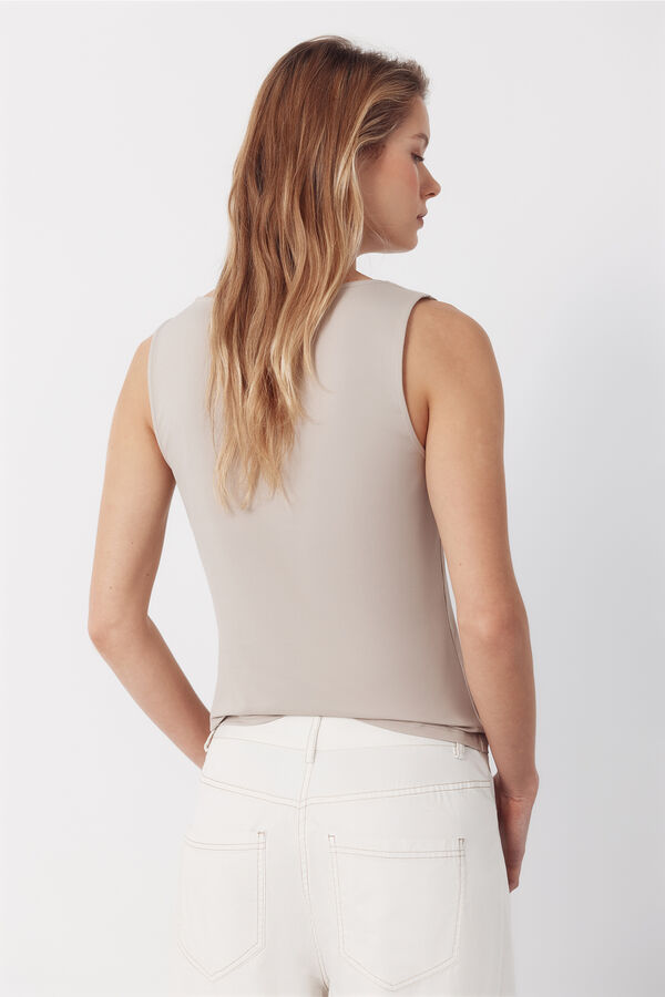 Cortefiel Top b&aacute;sico de tirantes Beige