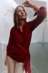 Hoss Intropia Cosette. Blusa con lazo rojo