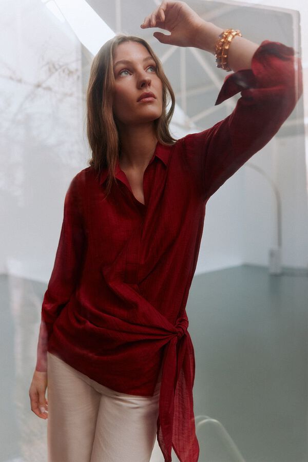 Hoss Intropia Cosette. Blusa con lazo rojo