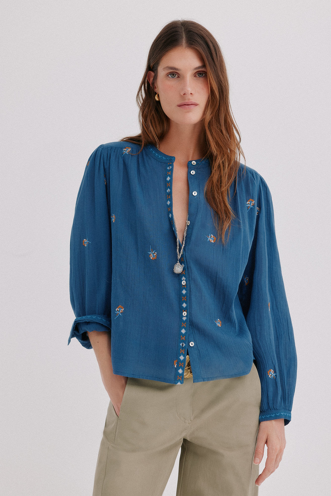 Hoss Intropia Cesca. Blusa bordada