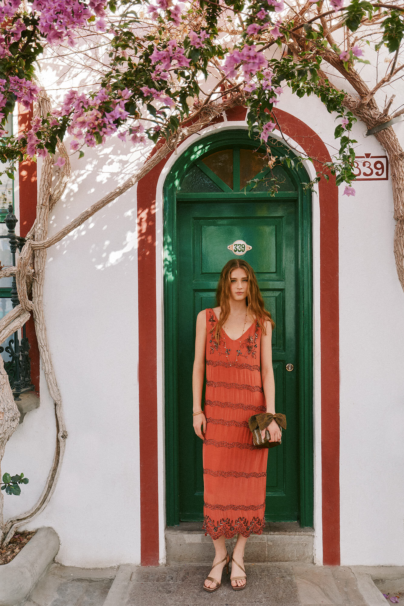 Hoss Intropia Abbie. Vestido midi en tono coral