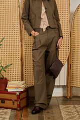 Hoss Intropia Paola. Pantalones con pliegues Kaki