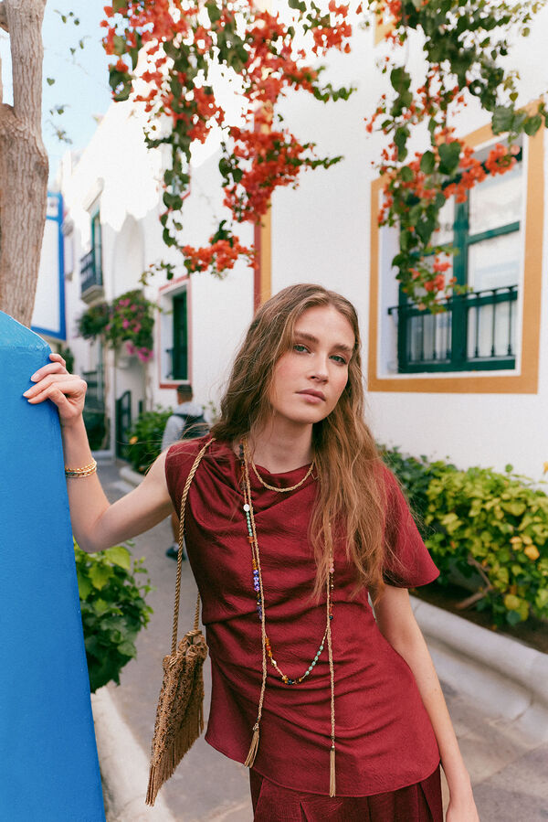 Hoss Intropia Carolyn. Blusa flu&iacute;da satinada Vino