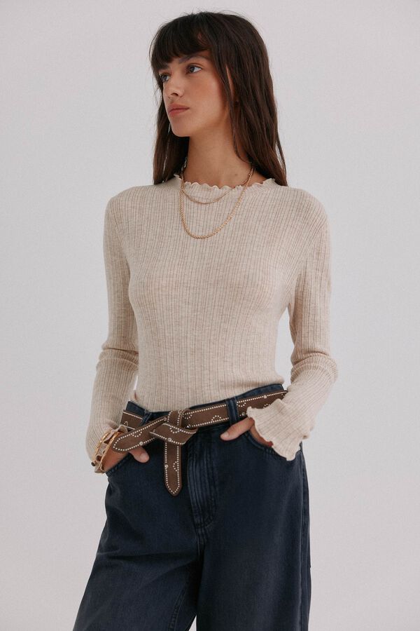 Hoss Intropia Nidia. Top con detalle de ondas Marfil