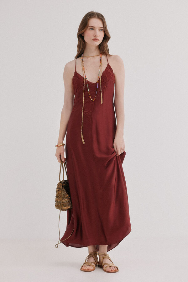 Hoss Intropia Amalia. Vestido lencero bordado Granate
