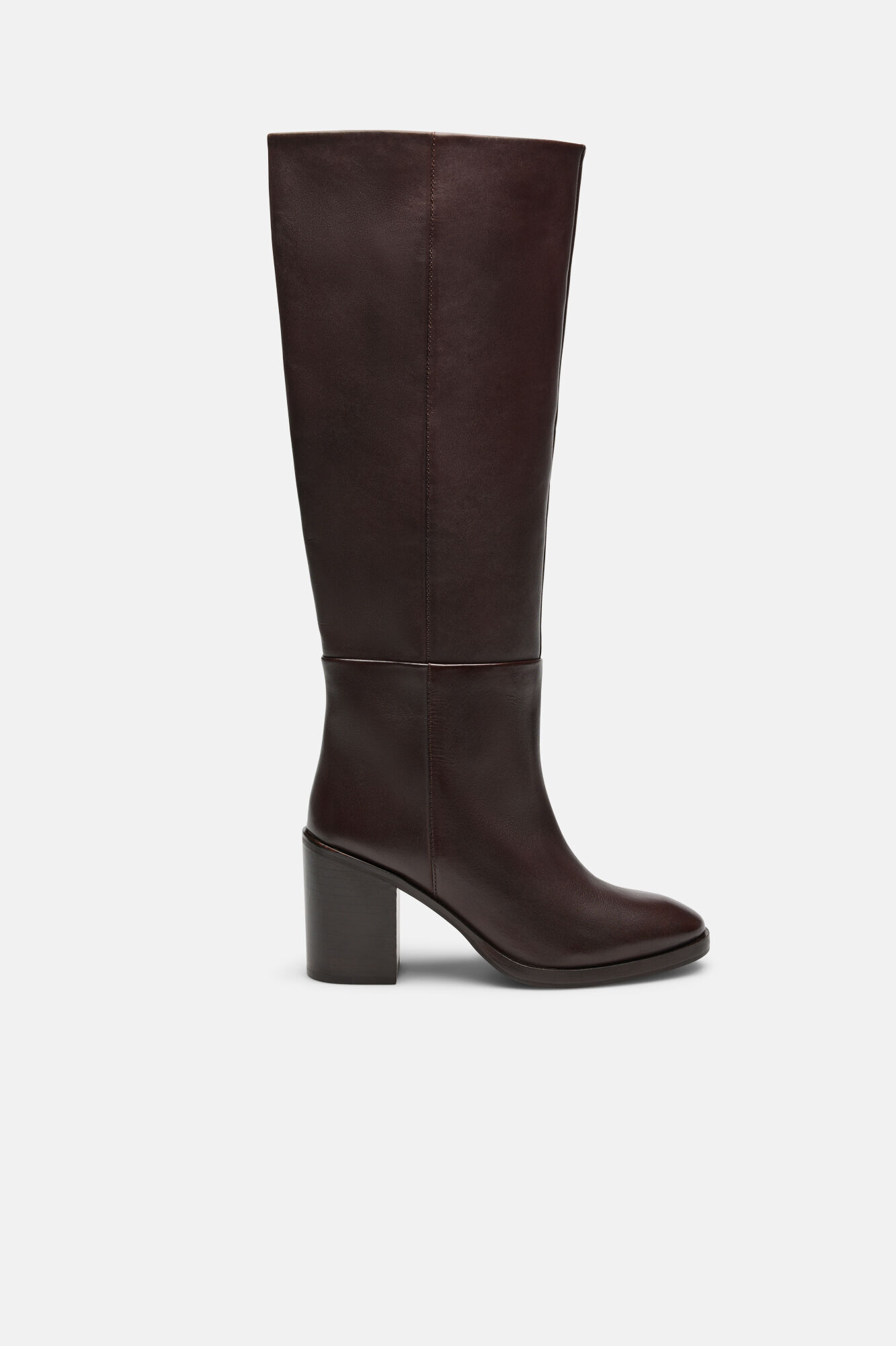Hoss Intropia Melisa. Bota alta de piel con tac&oacute;n