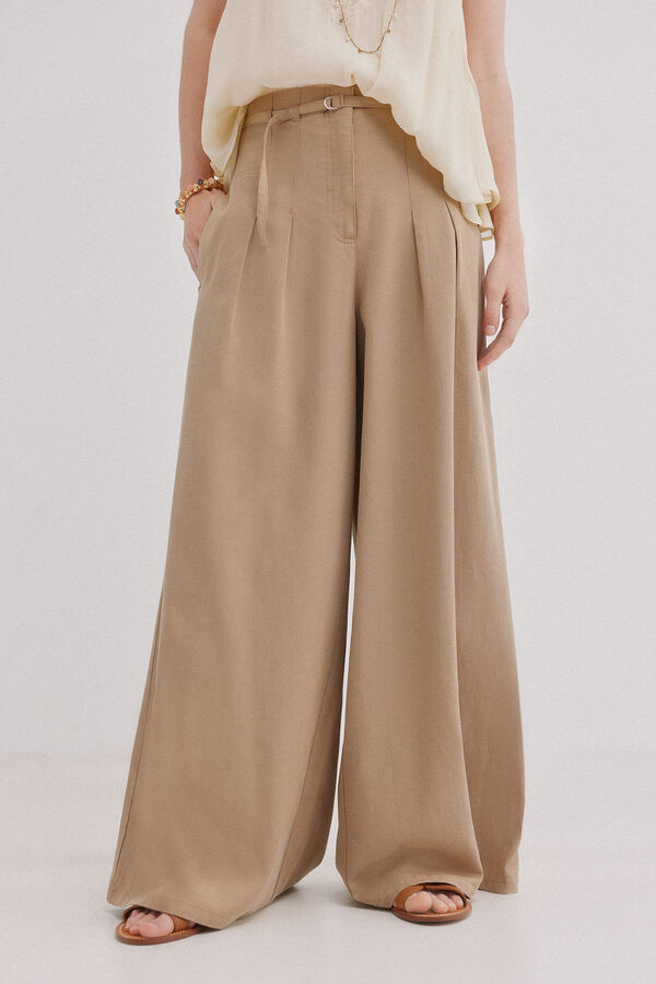 Hoss Intropia Poppy. Pantal&oacute;n flu&iacute;do con pinzas Marfil
