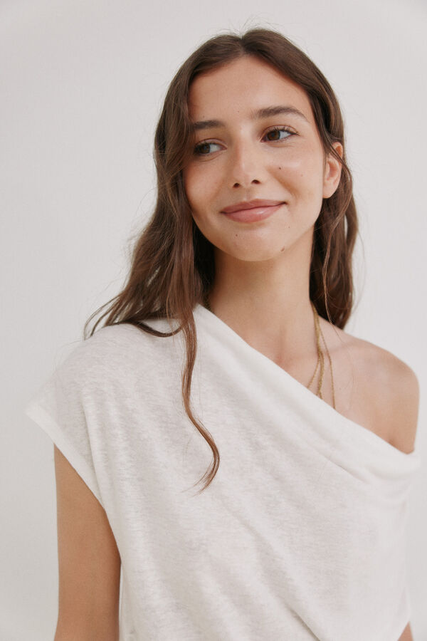 Hoss Intropia Madeline. Playera drapeada Beige