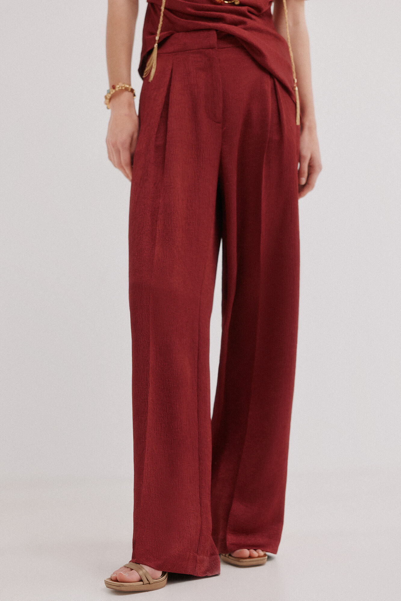 Hoss Intropia Poline. Pantal&oacute;n flu&iacute;do brillante