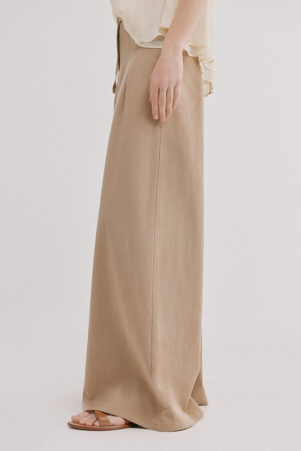 Hoss Intropia Poppy. Pantal&oacute;n flu&iacute;do con pinzas Marfil