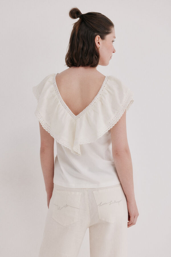 Hoss Intropia Malaika. Camiseta volante Marfil