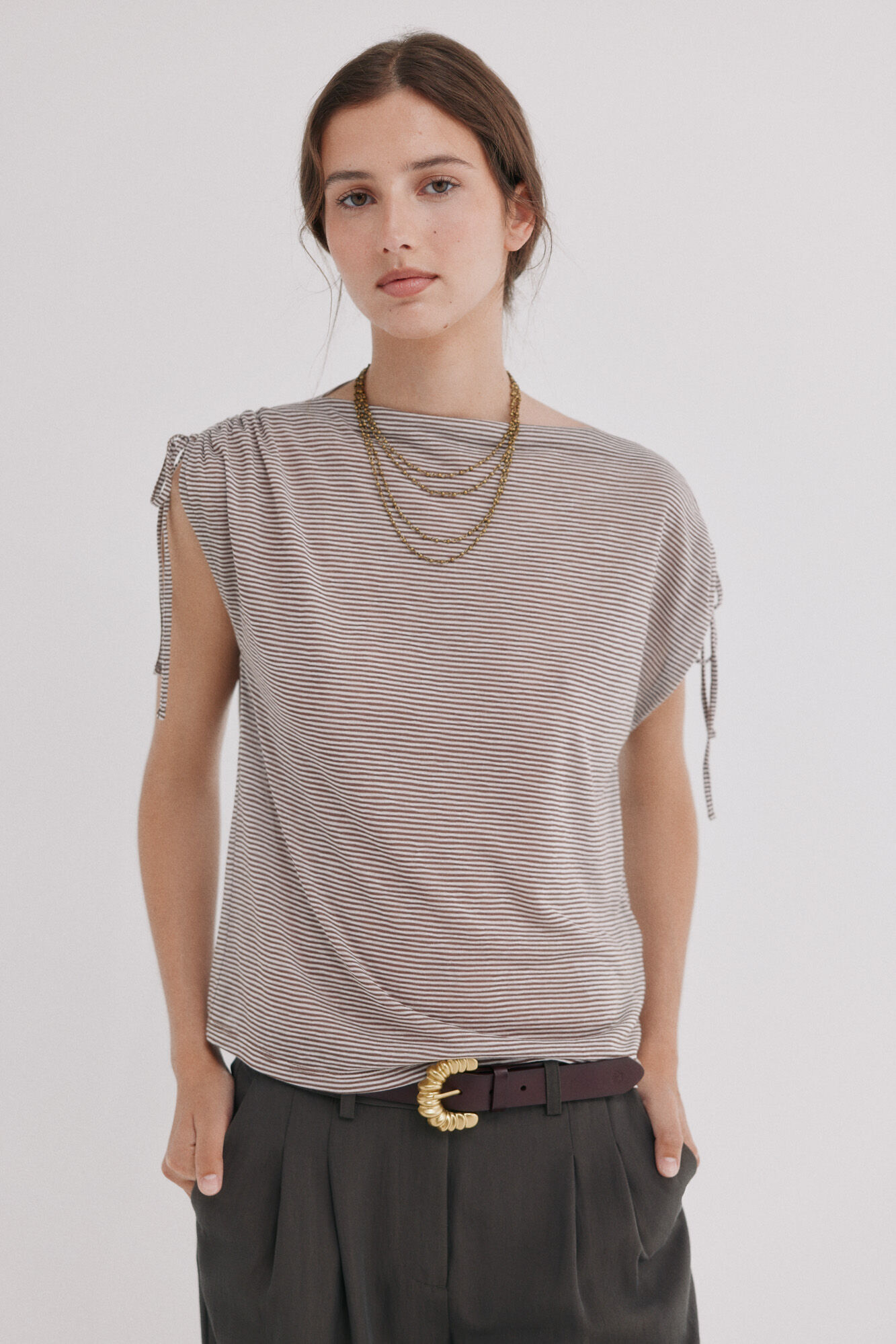Hoss Intropia Madison. Playera fruncidos