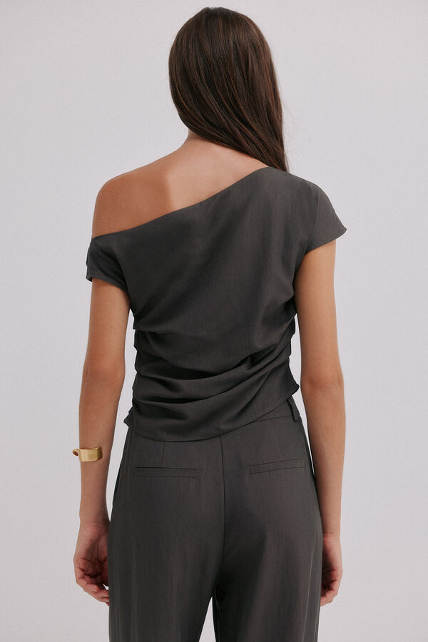 Hoss Intropia Gis&egrave;le. Top asim&eacute;trico Gris