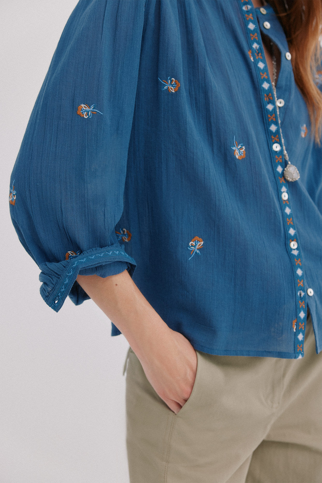 Hoss Intropia Cesca. Blusa bordada