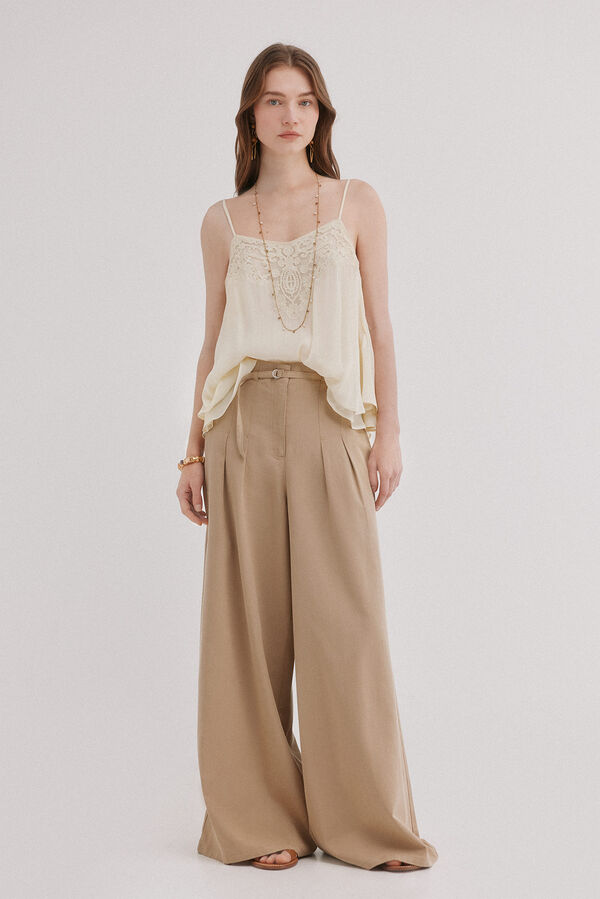 Hoss Intropia Poppy. Pantal&oacute;n flu&iacute;do con pinzas Marfil