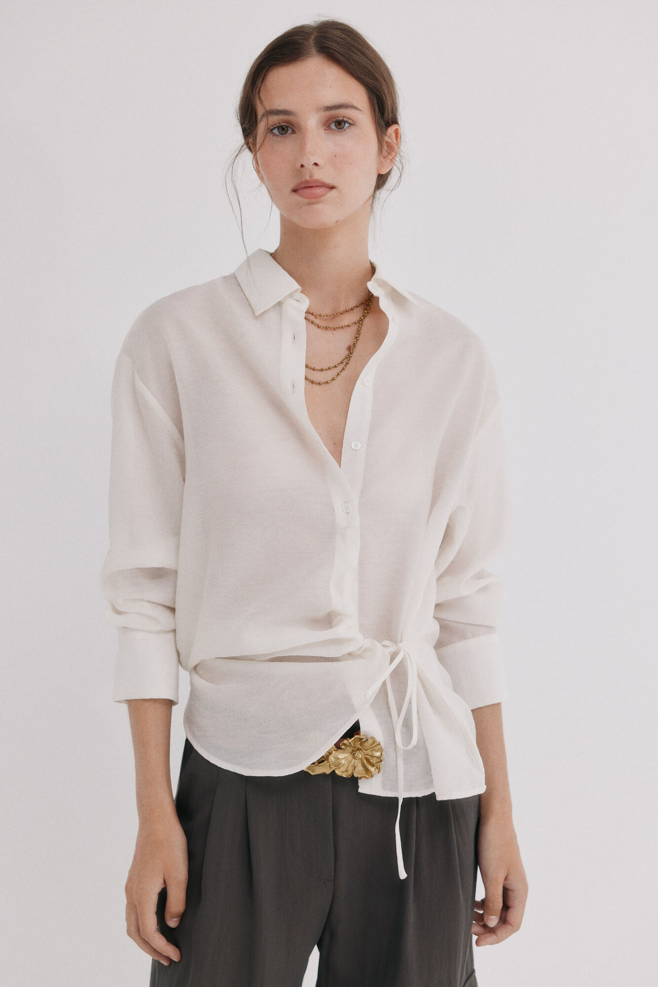 Hoss Intropia Cala. Camisa fruncido