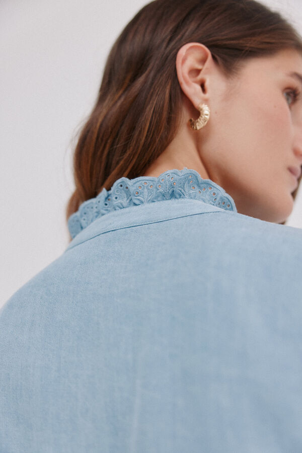 Hoss Intropia Cintia. Blusa con volante en la solapa Azul