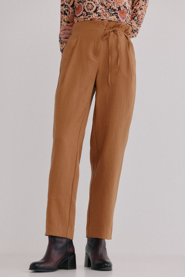 Hoss Intropia Piper. Pantal&oacute;n con lazada Beige