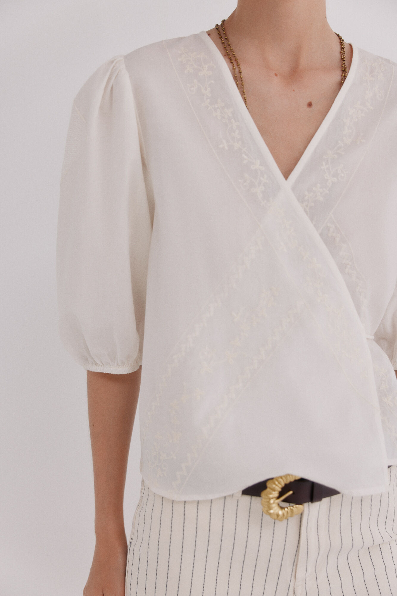 Hoss Intropia Cintia. Blusa cruzada