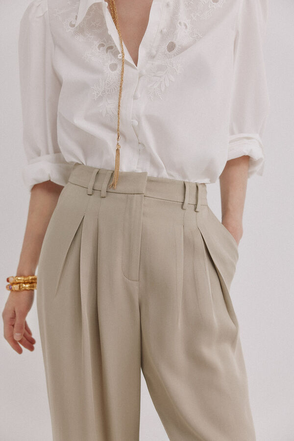 Hoss Intropia Paloma. Pantal&oacute;n doble pliegue Marfil