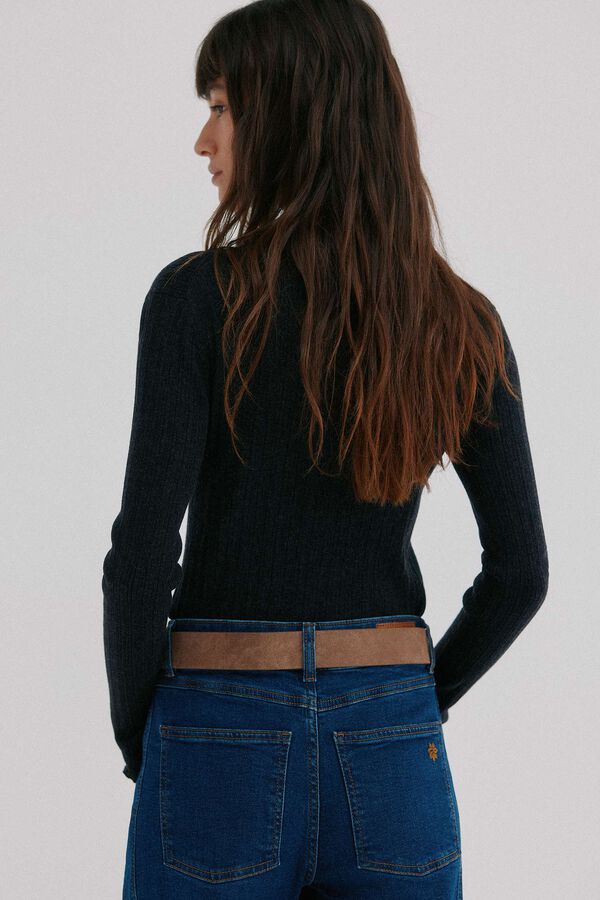 Hoss Intropia Nidia. Top con detalle de ondas Gris