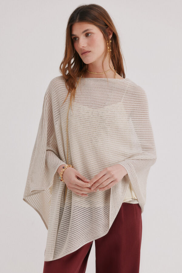 Hoss Intropia Ilduara. Capa asim&eacute;trica de punto Beige